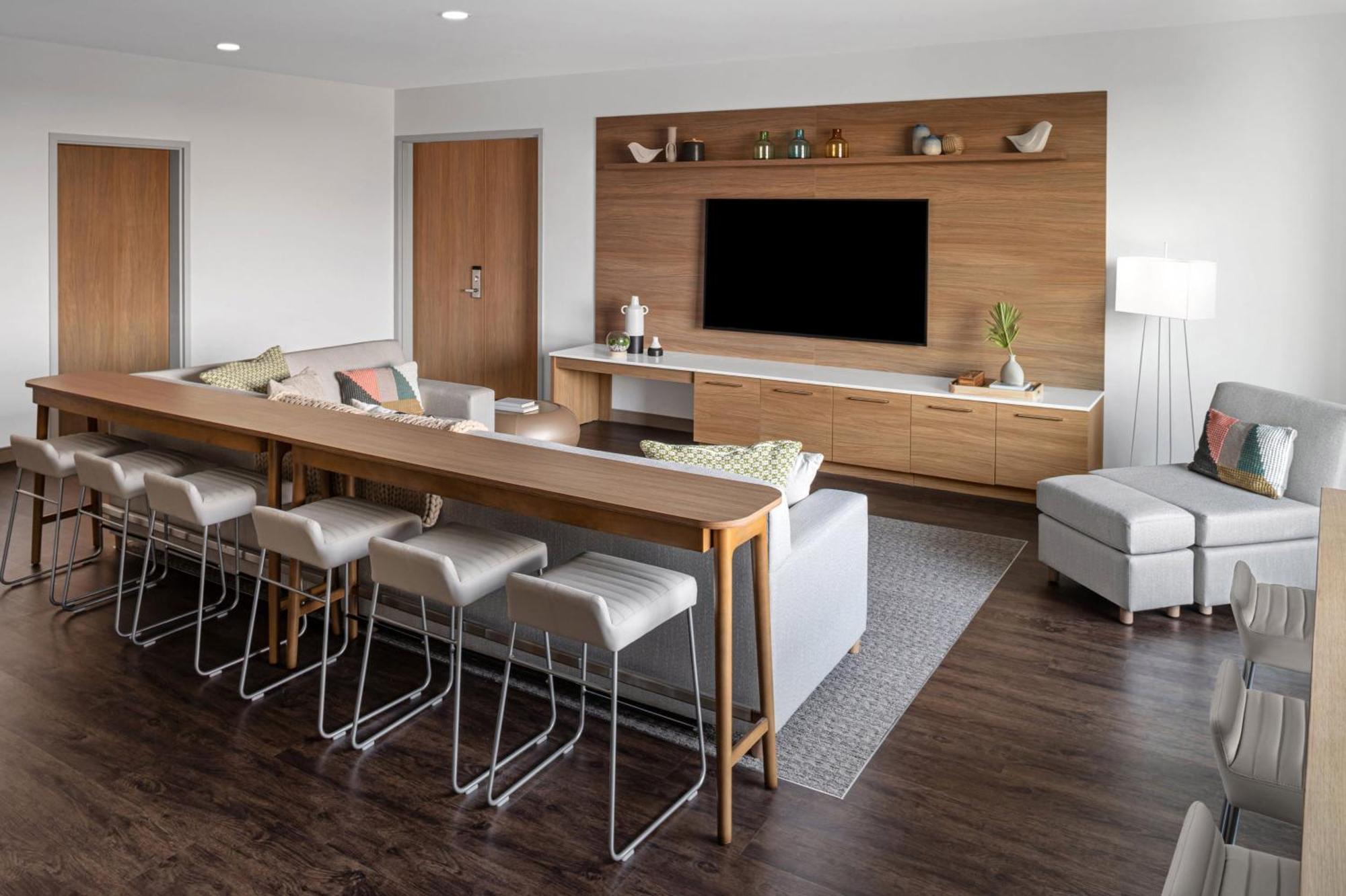 Element Midtown 4*