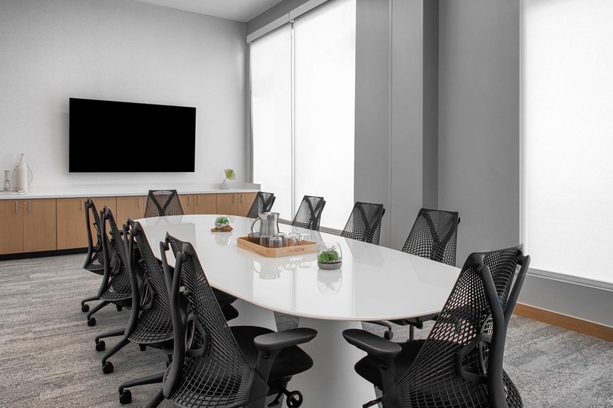 Hotel Element Midtown 4*