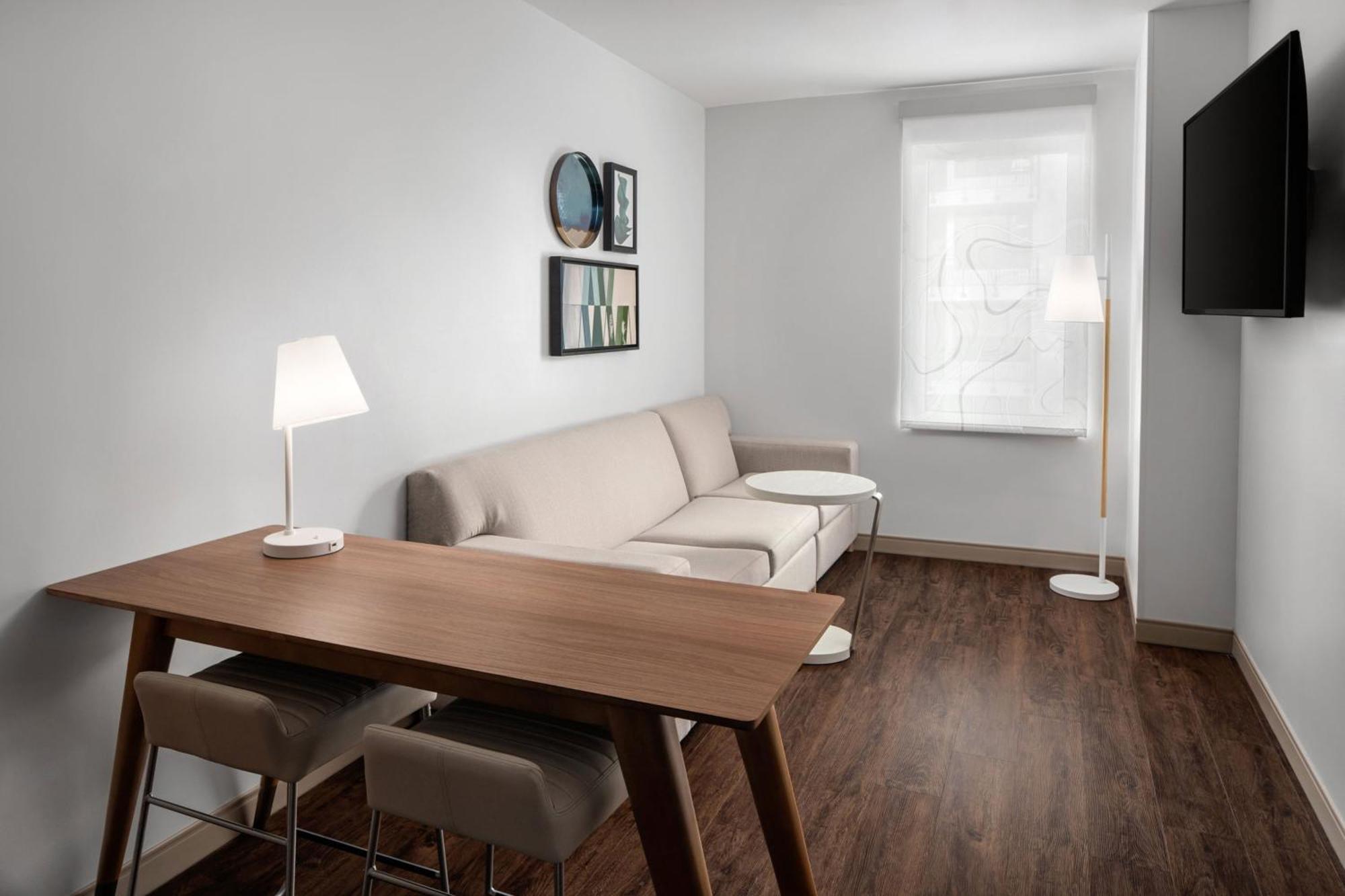 Hotel Element Midtown Tampa