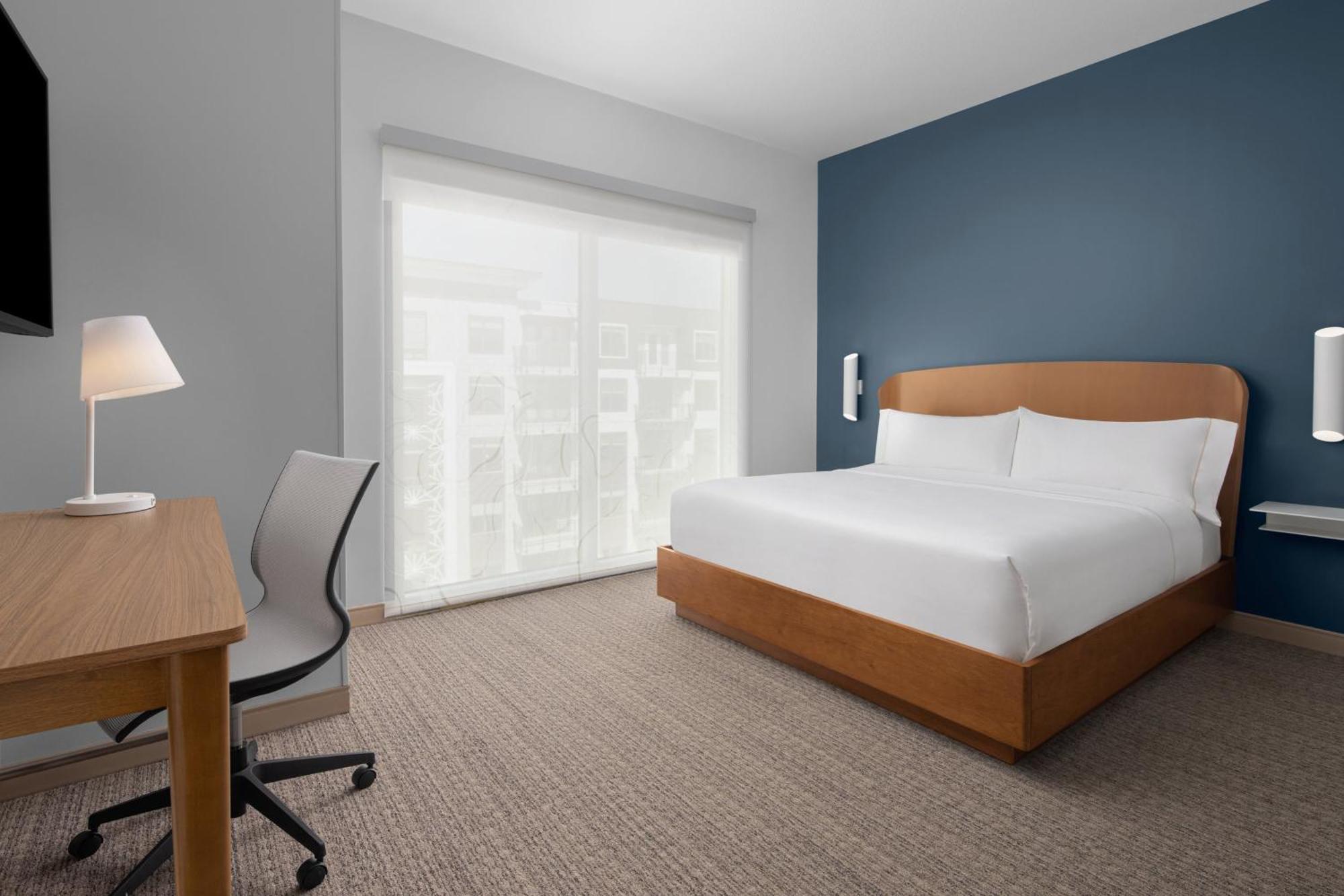 Element Midtown 4*